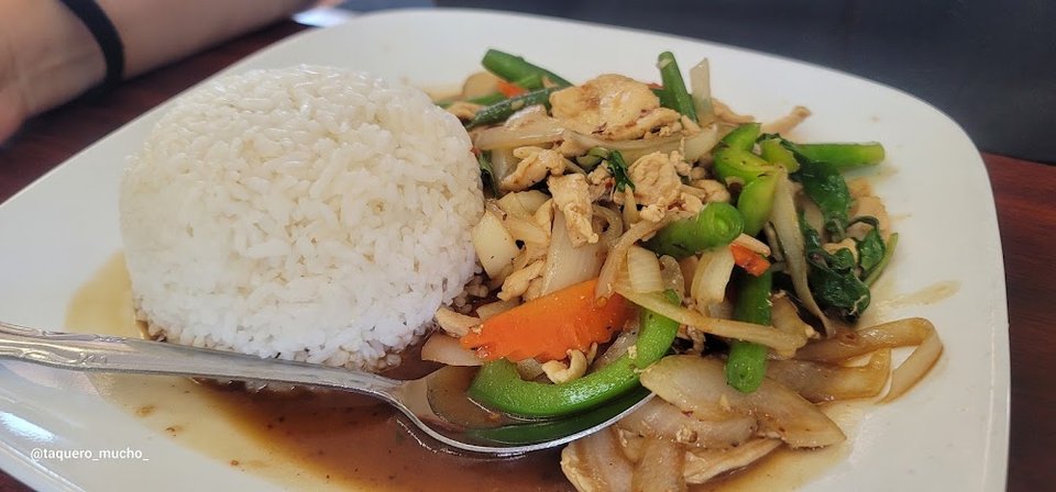 Spicy Basil Chicken